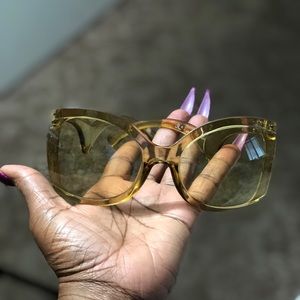 Yellow fashionista frames